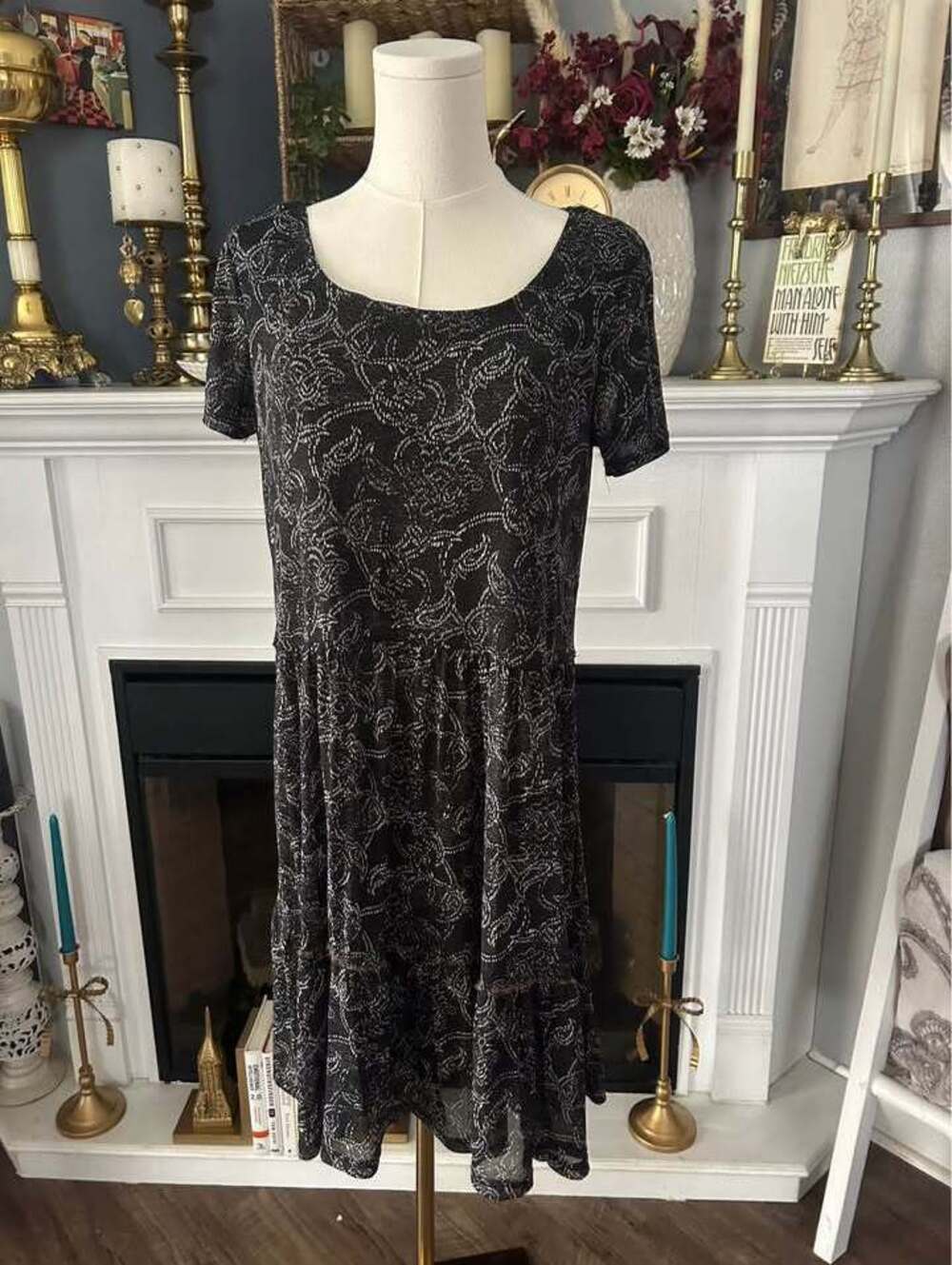 Jane and Delaney Black and White Patterned Tiered Midi Dress Size Medium